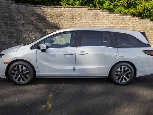 New 2026 Honda Odyssey EX-L image 5