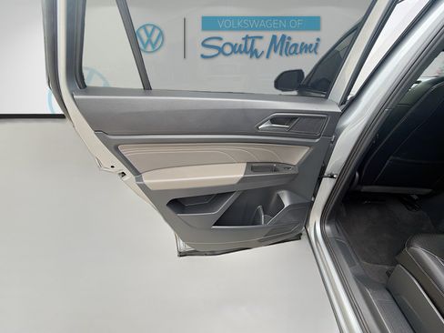 Used 2022 Volkswagen Atlas Cross Sport SE FWD image 25