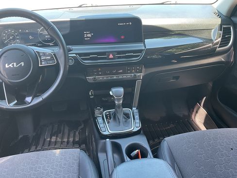 Used 2024 Kia Seltos S AWD/4WD image 12