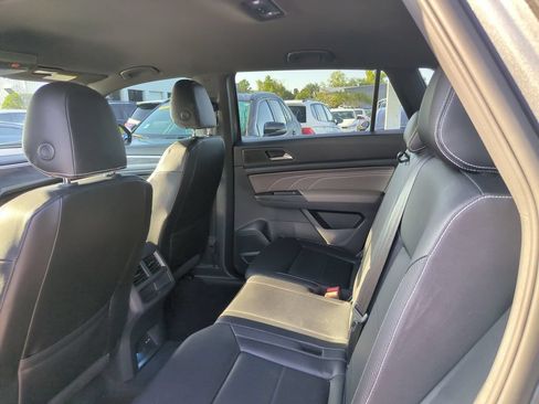 Certified 2021 Volkswagen Atlas Cross Sport SE FWD image 5