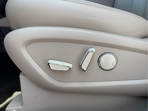 Used 2022 Lincoln Nautilus FWD image 20