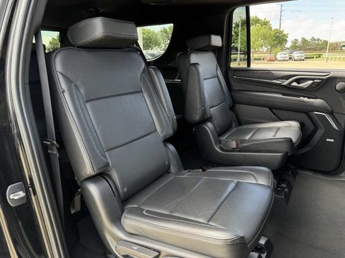 Used 2023 GMC Yukon XL Denali AWD/4WD image 32