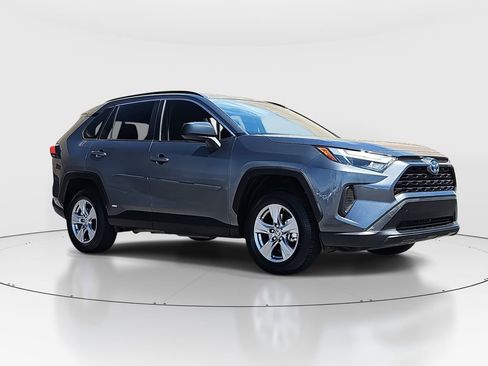 Certified 2023 Toyota RAV4 LE AWD/4WD image 3
