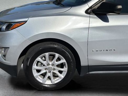 Used 2021 Chevrolet Equinox LS w/ LS Convenience Package FWD image 34
