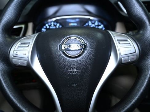 Used 2016 Nissan Rogue SV image 34