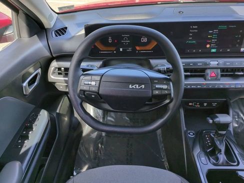 Used 2025 Kia K4 LXS image 15
