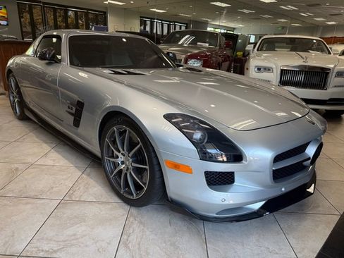 Used 2011 Mercedes-Benz SLS AMG Coupe image 16
