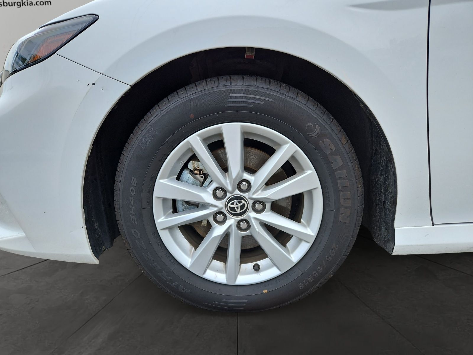 Used 2025 Toyota Camry LE FWD image 14