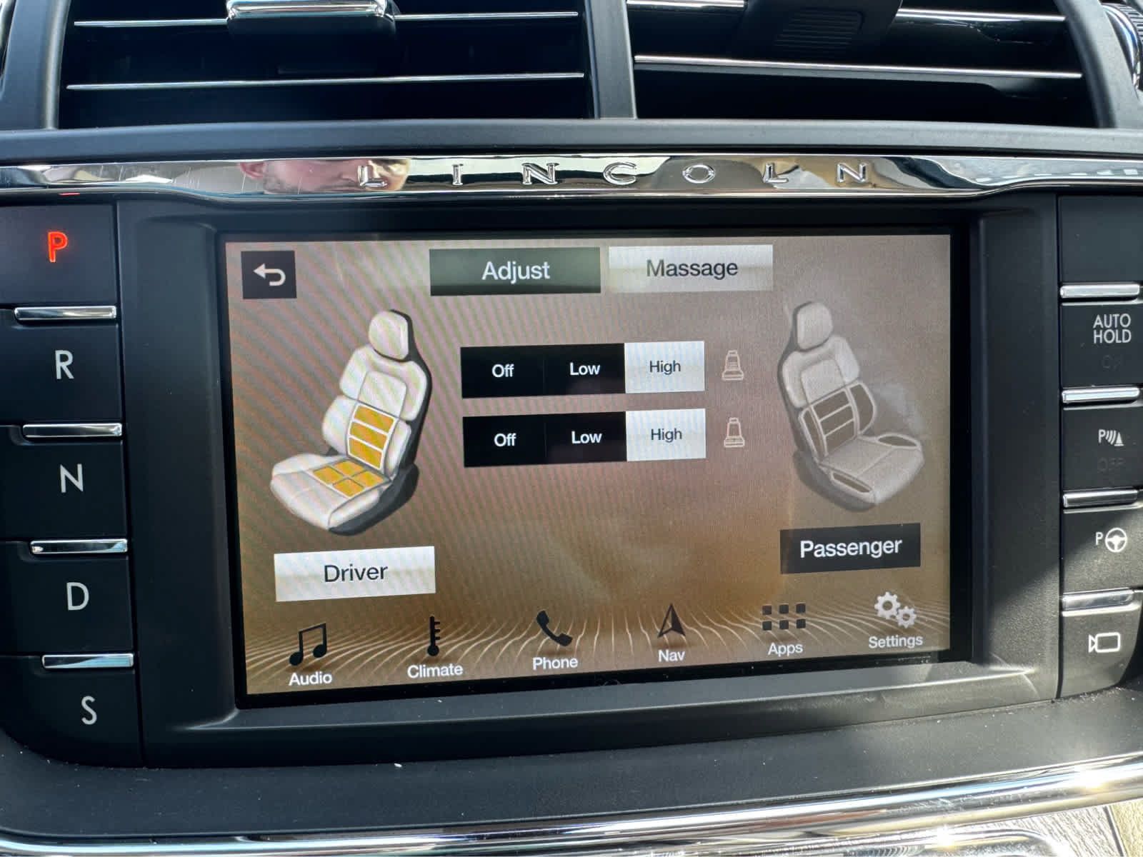 Used 2017 Lincoln Continental Reserve w/ Luxury Package FWD image 4