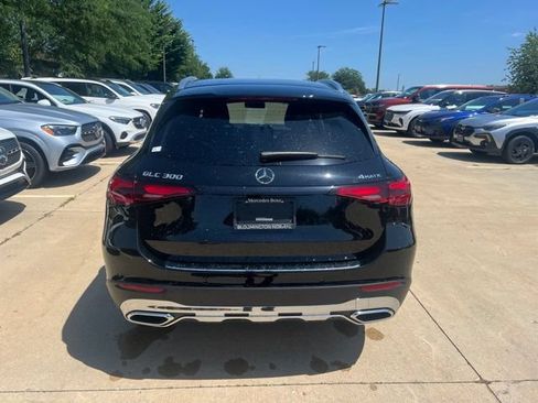 Used 2025 Mercedes-Benz GLC 300 4MATIC image 5