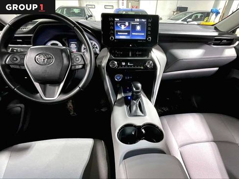 Certified 2021 Toyota Venza LE image 15