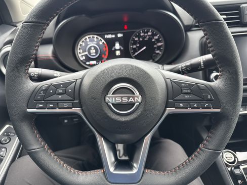 New 2025 Nissan Versa SR w/ Trunk Package image 23