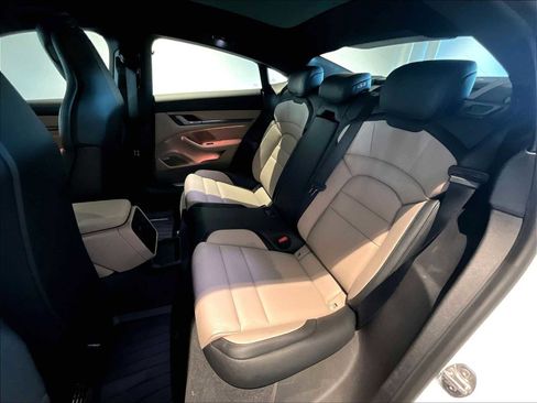 Used 2025 Porsche Taycan image 31