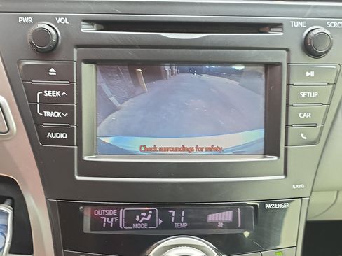 Used 2013 Toyota Prius V Two FWD image 21