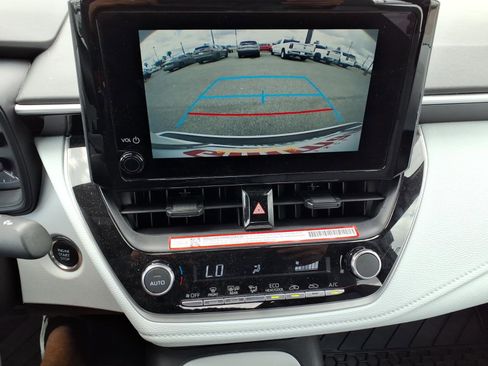Used 2025 Toyota Corolla SE FWD image 13