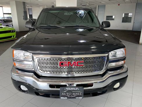 Used 2005 GMC Sierra 1500 SLE image 2