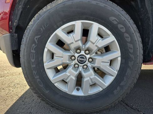 Used 2023 Nissan Frontier SV image 17