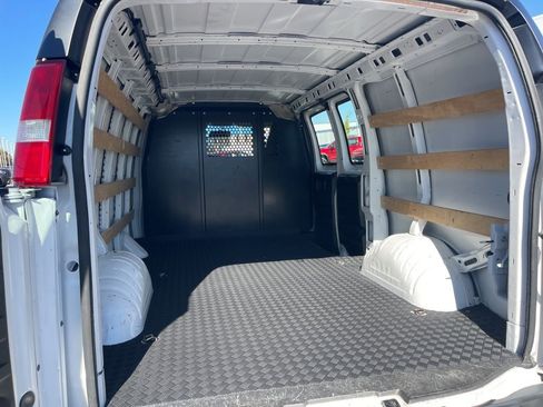 Used 2023 GMC Savana 2500 w/ Driver Convenience Package image 21