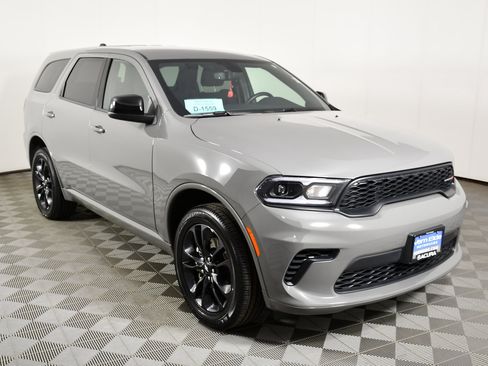 Used 2025 Dodge Durango GT AWD/4WD image 3