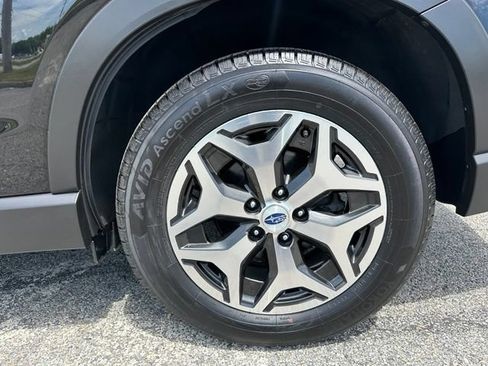 Used 2020 Subaru Forester Premium AWD/4WD image 10