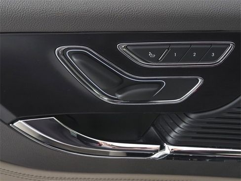 Certified 2022 Lincoln Corsair Standard w/ Equipment Group 101A image 20