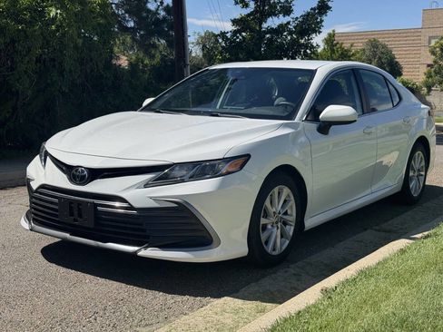 Used 2022 Toyota Camry LE FWD image 3