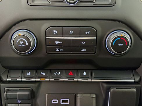 Used 2025 Chevrolet Silverado 3500 W/T image 16