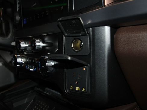 Used 2025 Ford F250 King Ranch w/ Chrome Package image 32