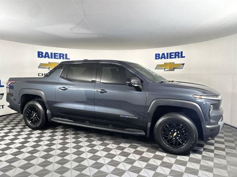 Used 2025 Chevrolet Silverado EV LT AWD/4WD image 6