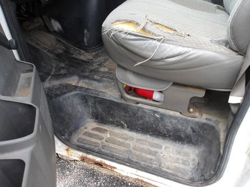 Used 2003 GMC Savana 3500 image 10