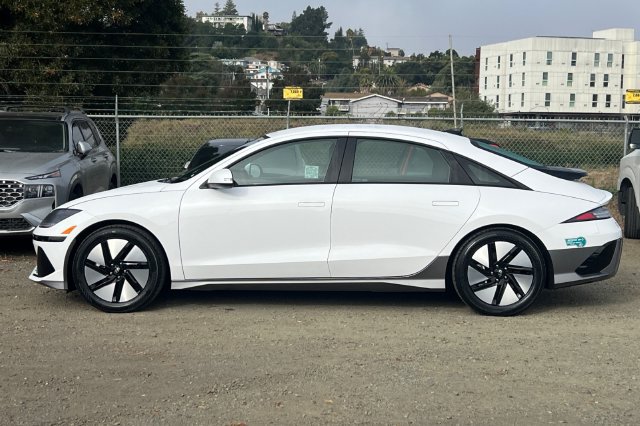 Certified 2025 Hyundai Ioniq 6 SE RWD image 9
