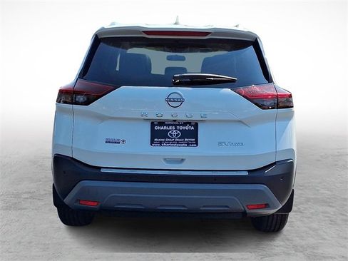 Used 2023 Nissan Rogue SV w/ SV Premium B Package image 5