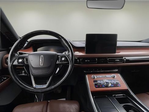 Used 2020 Lincoln Aviator Reserve w/ Equipment Group 201A AWD/4WD image 9
