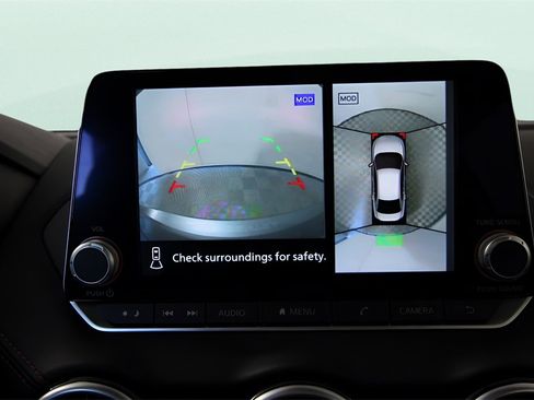 Used 2025 Nissan Sentra SR w/ SR Premium Package image 23