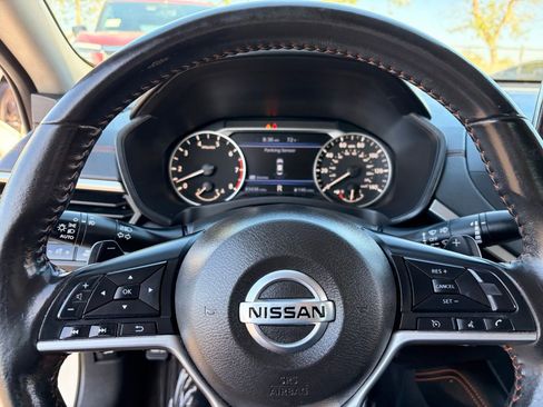 Used 2022 Nissan Altima 2.5 SR w/ Midnight Edition Package FWD image 29