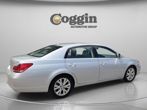 Used 2009 Toyota Avalon XL FWD image 4