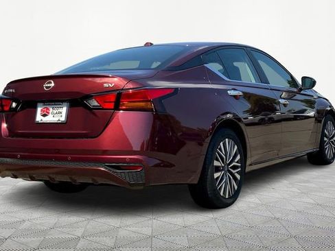 Used 2024 Nissan Altima 2.5 SV image 5