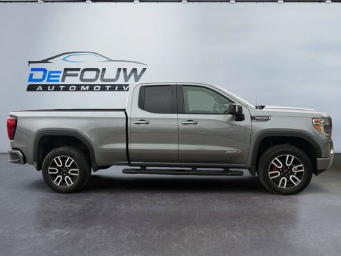 Used 2019 GMC Sierra 1500 AT4 w/ Driver Alert Package I AWD/4WD image 2