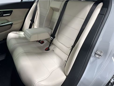 Used 2025 Mercedes-Benz C 300 4MATIC Sedan image 16