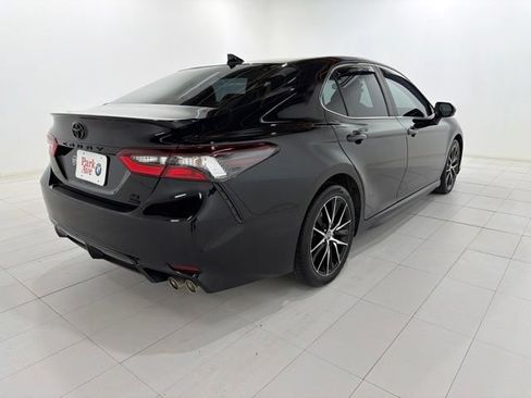 Used 2022 Toyota Camry SE w/ Cold Weather Package AWD/4WD image 5