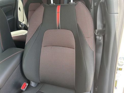 New 2026 Nissan Sentra SR w/ Floor Mat Package FWD image 9