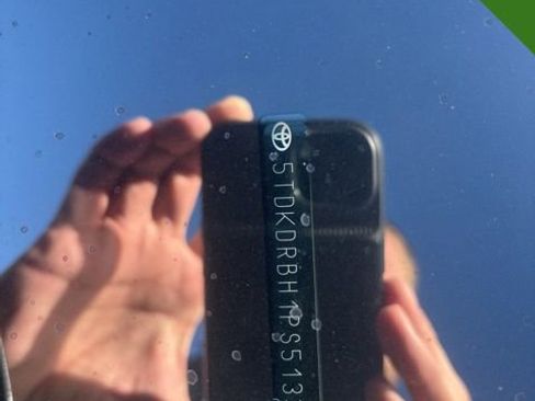 Used 2023 Toyota Highlander XSE image 18