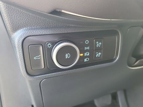 Certified 2025 Ford Explorer Platinum w/ LUX Leather Package image 17