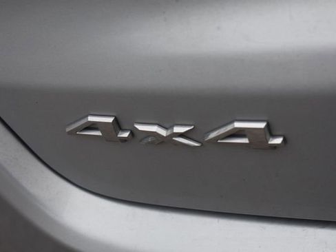 Used 2025 Jeep Compass Limited image 13