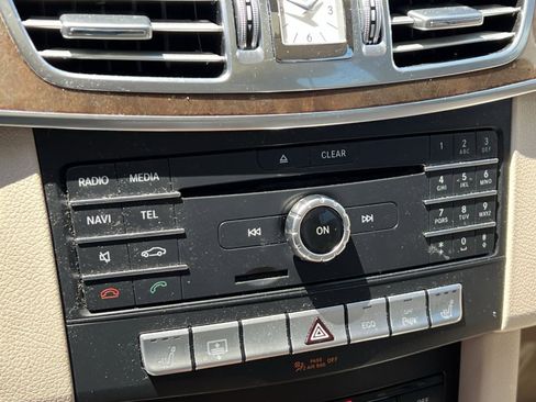 Used 2016 Mercedes-Benz E 350 Sedan image 19