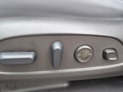 Used 2024 Buick Enclave Premium image 30