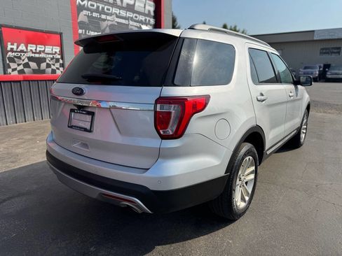 Used 2017 Ford Explorer XLT w/ Equipment Group 202A image 6