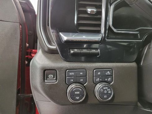 Used 2024 Chevrolet Silverado 1500 High Country image 11