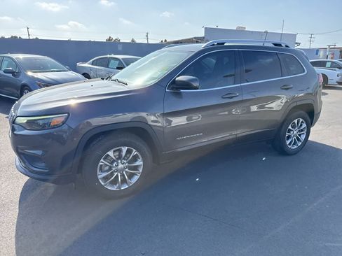 Used 2019 Jeep Cherokee Latitude Plus FWD image 11
