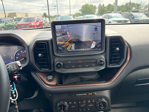 Used 2024 Ford Bronco Sport Outer Banks w/ Tech Package AWD/4WD image 13
